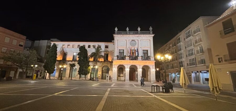 Plaza Mayor de Gandía al anochecer
