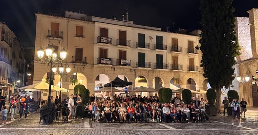 Público en la Plaza Mayor